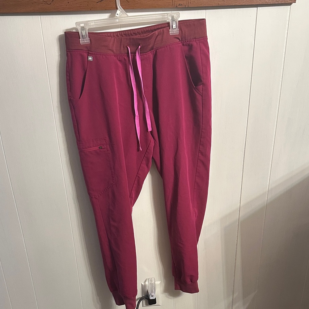 Dark magenta, large women’s fig joggers